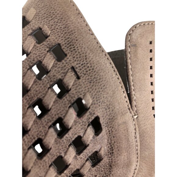 Vince Camuto Neeja Ankle Booties Sz 6.5 Cutout Suede Winter & Summer New Flaw - Picture 10 of 10